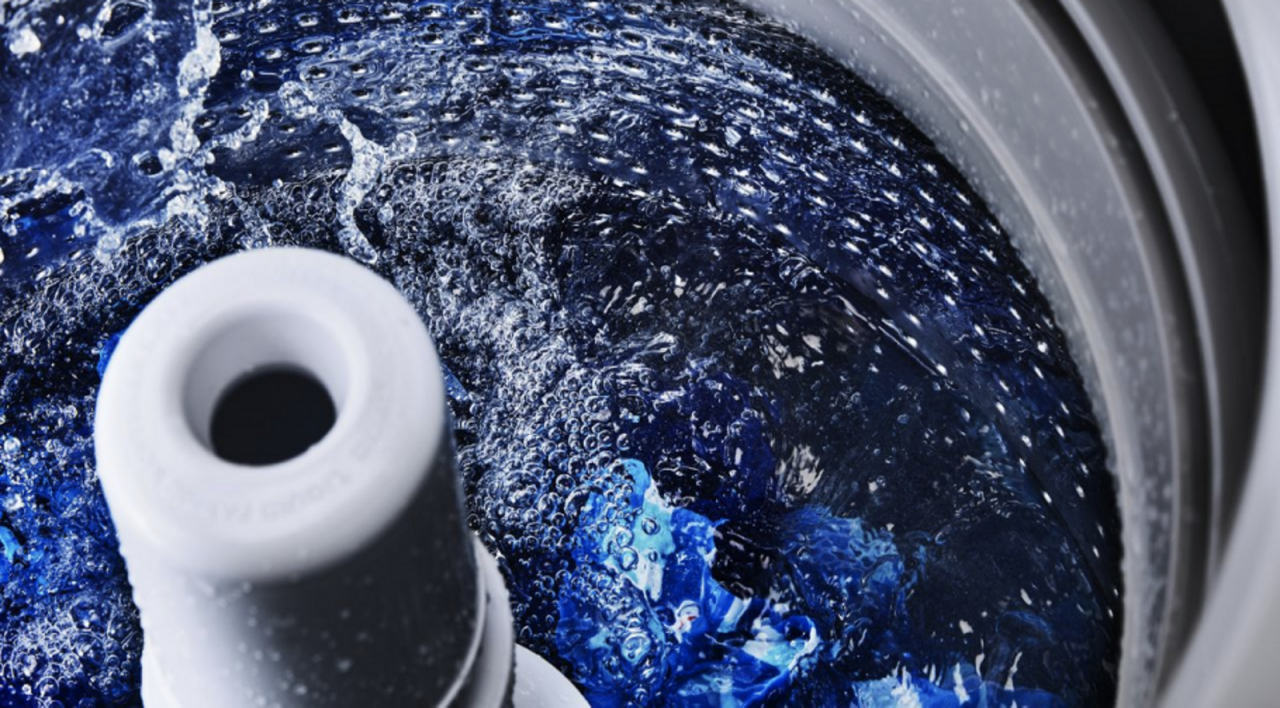 Maytag® Dual Action agitator. Maytag® Dual Action agitator.