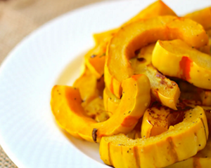  Cut squash in a bowl